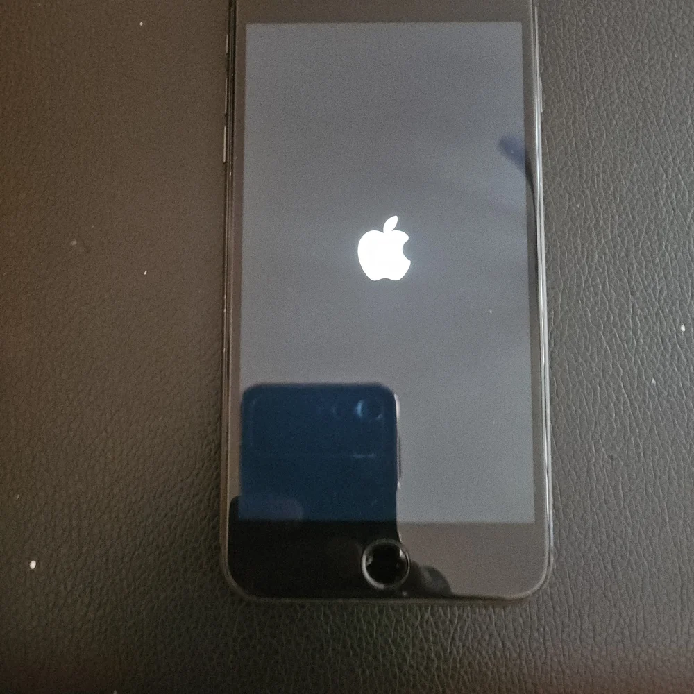 Apple iPhone 8 - Silver